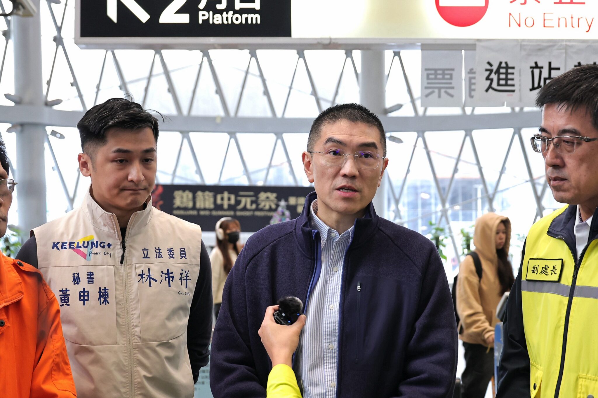 通勤不再「等嘸車」?謝國樑督促台鐵透明通報、加強應變效率 通勤不再「等嘸車」?謝國樑督促台鐵透明通報、加強應變效率