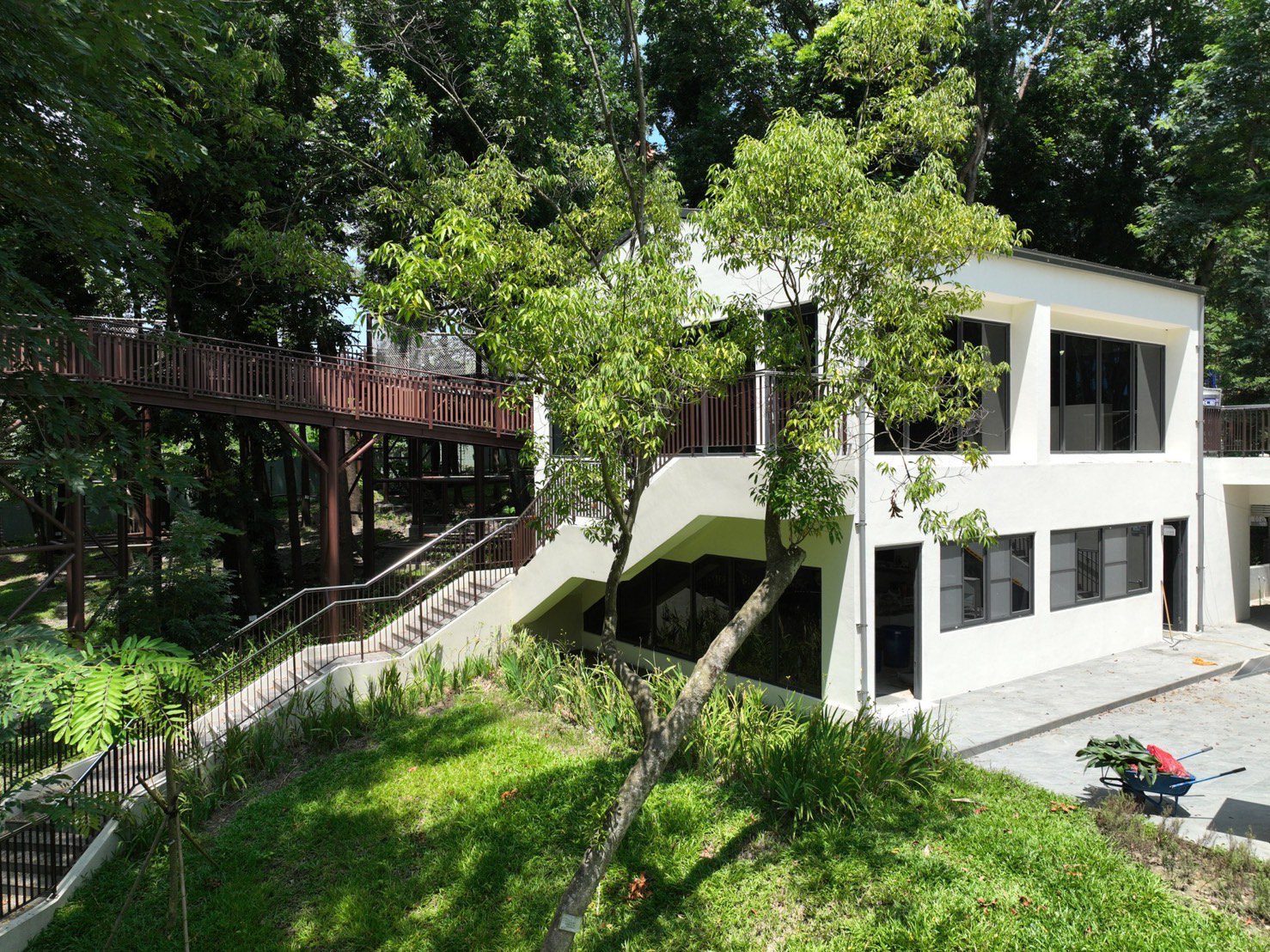 草屯九九峰遊憩園區工程 榮獲114年度公共工程金質獎 草屯九九峰遊憩園區工程 榮獲114年度公共工程金質獎