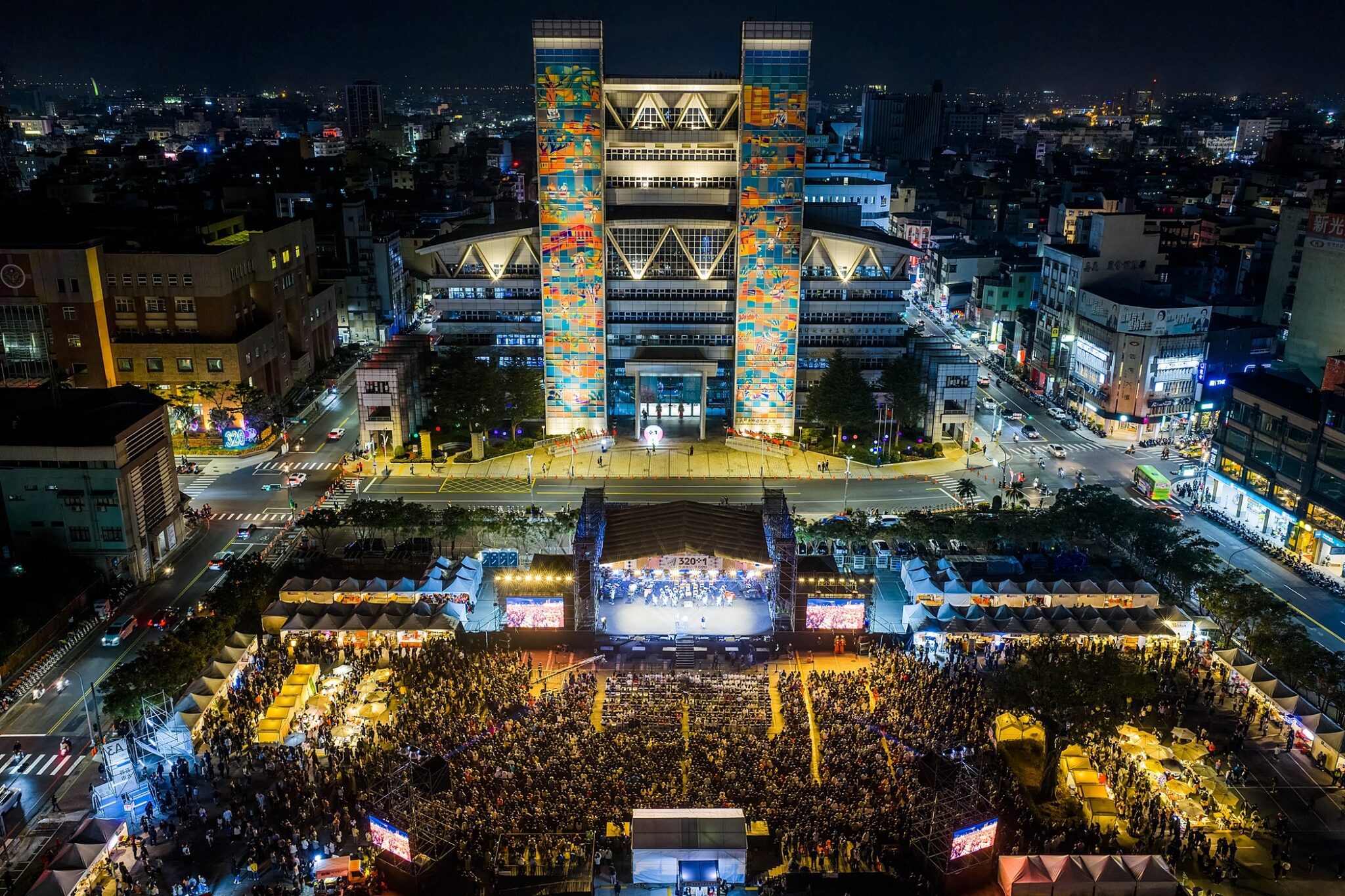 嘉市博覽會開幕大秀登場　巨星助陣演繹城市百年風華