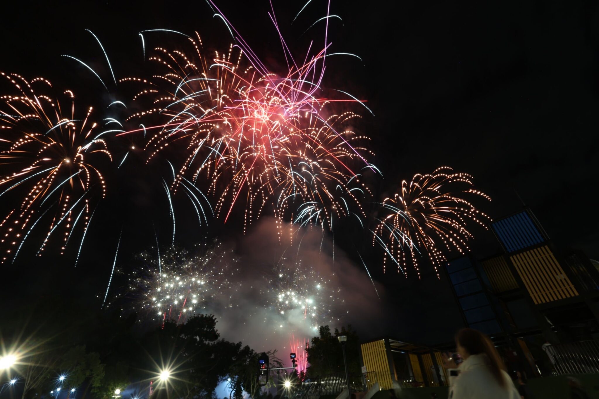 2025草屯聖誕煙火嘉年華璀璨落幕！　 許縣長：明年擴大舉辦