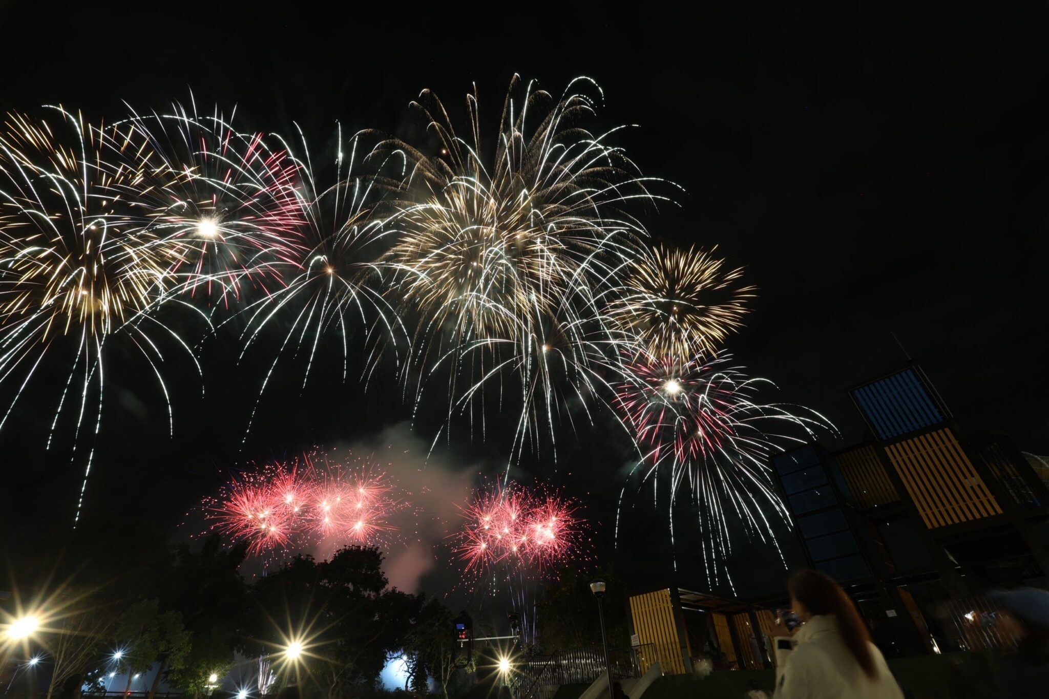 2025草屯聖誕煙火嘉年華璀璨落幕！　 許縣長：明年擴大舉辦