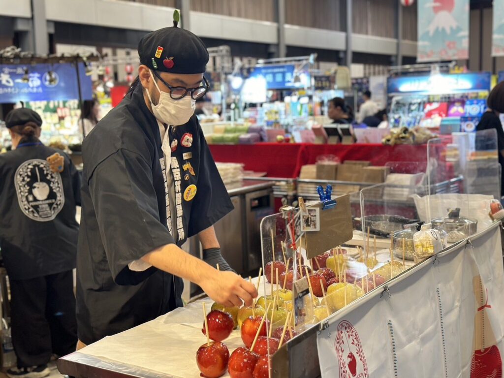 新光三越高雄左營店暖心耶誕 攜手會員助孩童圓夢耶誕心願 新光三越高雄左營店暖心耶誕 攜手會員助孩童圓夢耶誕心願