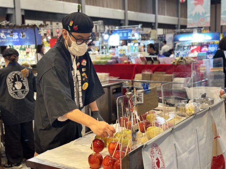 新光三越高雄左營店暖心耶誕　攜手會員助孩童圓夢耶誕心願