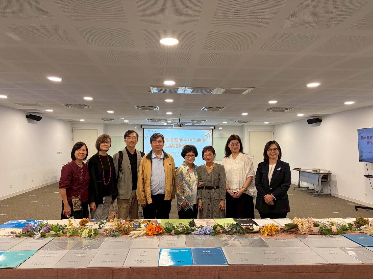 鋼琴家劉富美捐贈陳主稅作品樂譜 並促成馬水龍樂譜全集入藏高市圖 鋼琴家劉富美捐贈陳主稅作品樂譜 並促成馬水龍樂譜全集入藏高市圖