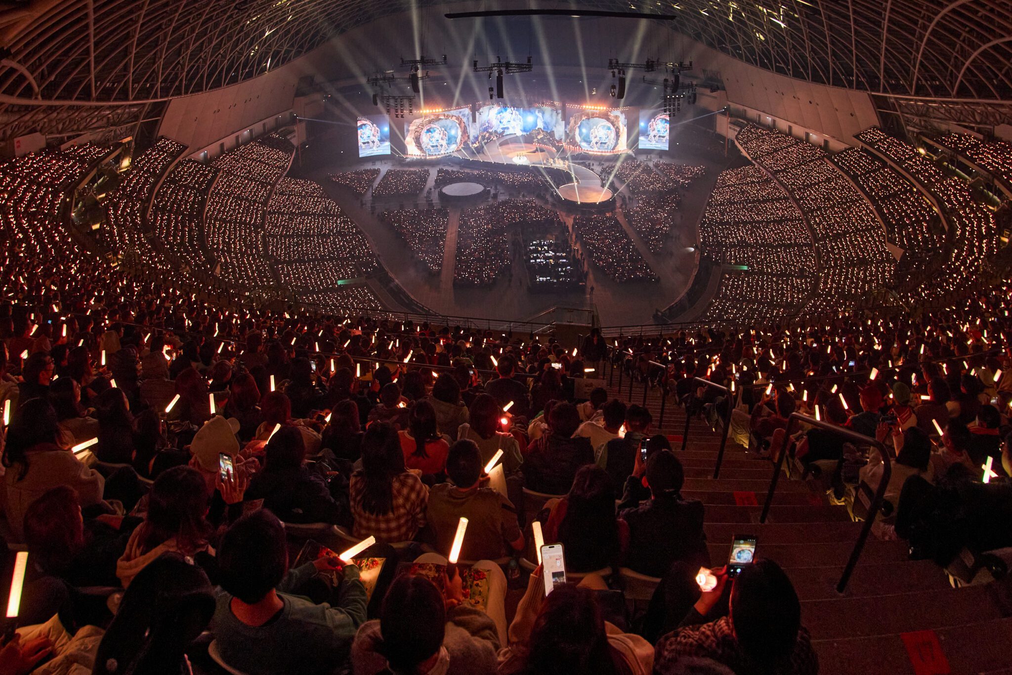 JOLIN召喚「慾望巨蟒」繞場巡禮 親自構思「愉悅宇宙」五大章節演唱會寓言故事 JOLIN召喚「慾望巨蟒」繞場巡禮 親自構思「愉悅宇宙」五大章節演唱會寓言故事