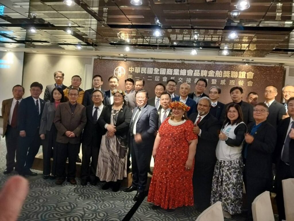 商總品牌金舶獎聯誼會會長交接 薛煒立奠基李奇嶽接棒 26 S 104079484 1024x771 1