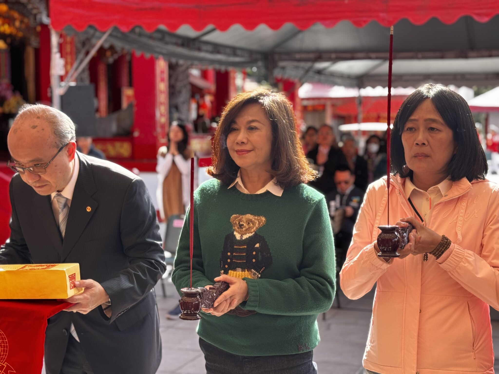 指南山英雄會宗教文化交流 邱佩琳肯定正念信仰並祈願國政清明 指南山英雄會宗教文化交流 邱佩琳肯定正念信仰並祈願國政清明