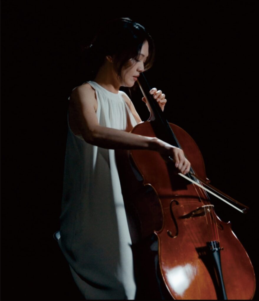 蜜雪Michelle Hsu 新歌《真心的擁抱》MV情緒崩潰大哭 讓人心疼 23 S 230449243 879x1024 1