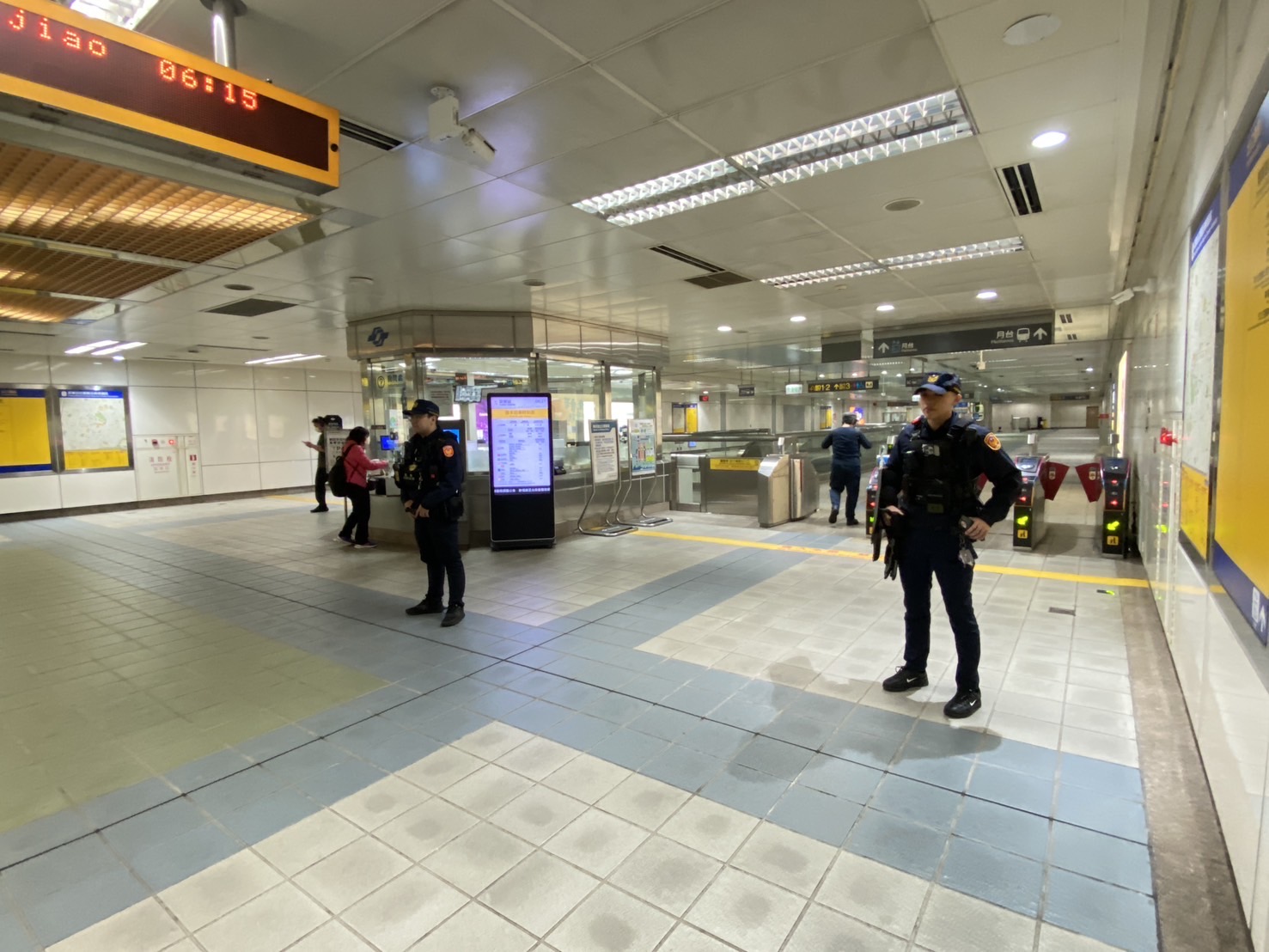 三重分局秉持「超前部署、主動防制」原則 強化捷運及公共場所維安 6 S 36962924