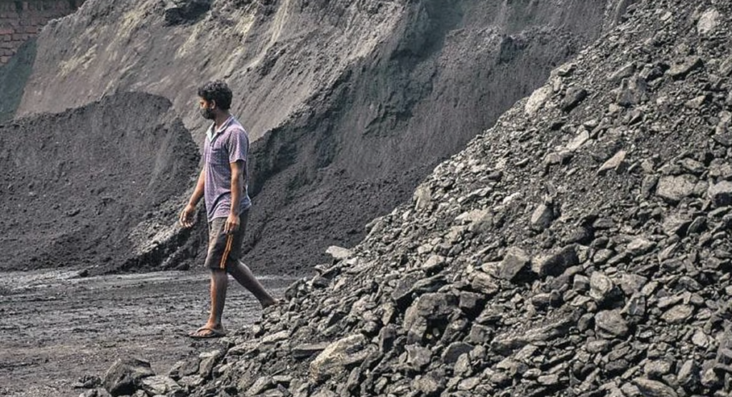 黑色黃金重回王座?IEA 驚爆 2025 全球煤炭需求將登頂 淨零排放轉型亮紅燈、中印成關鍵推手 黑色黃金重回王座?IEA 驚爆 2025 全球煤炭需求將登頂 淨零排放轉型亮紅燈、中印成關鍵推手