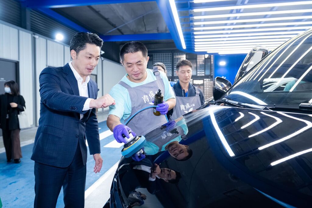 蔣萬安參訪全國首座永續庇護園區 高架橋下翻轉憨寶貝工作想像 蔣萬安參訪全國首座永續庇護園區 高架橋下翻轉憨寶貝工作想像