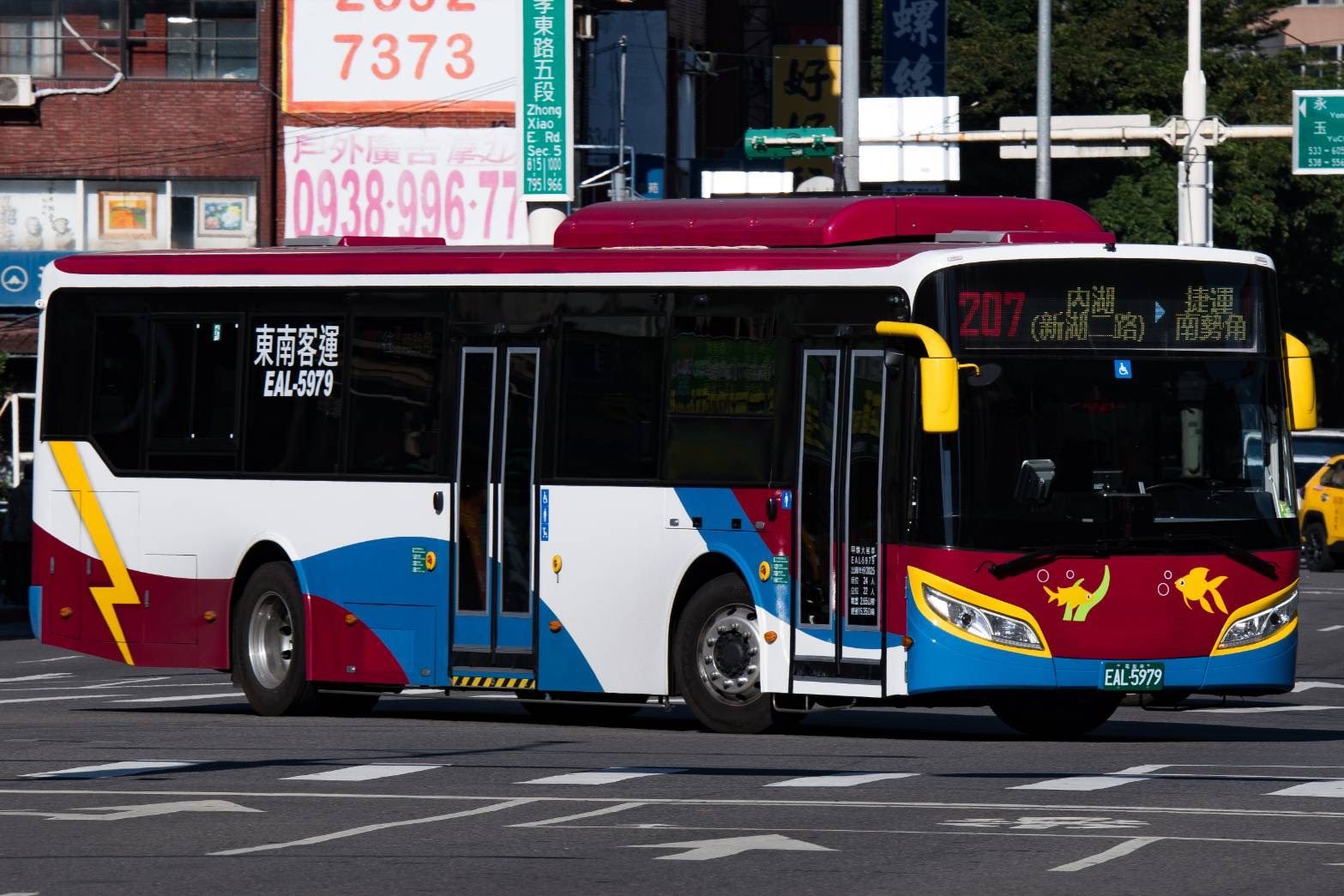 打造最強綠運輸!北市電動公車突破千輛全國第一 減碳存摺帶動風潮 打造最強綠運輸!北市電動公車突破千輛全國第一 減碳存摺帶動風潮
