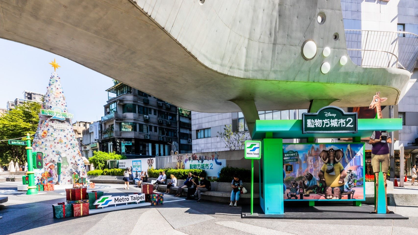 迪士尼《動物方城市》降臨心中山！北捷打造9米銀白聖誕樹、復刻經典打卡場景