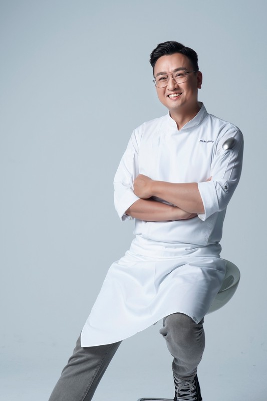 「台意思吉」首度攜手「五星名廚王輔立」重磅推出「厚切牛肉乾」聯名禮盒,為台灣肉乾開啟主廚級新時代 「台意思吉」首度攜手「五星名廚王輔立」重磅推出「厚切牛肉乾」聯名禮盒,為台灣肉乾開啟主廚級新時代