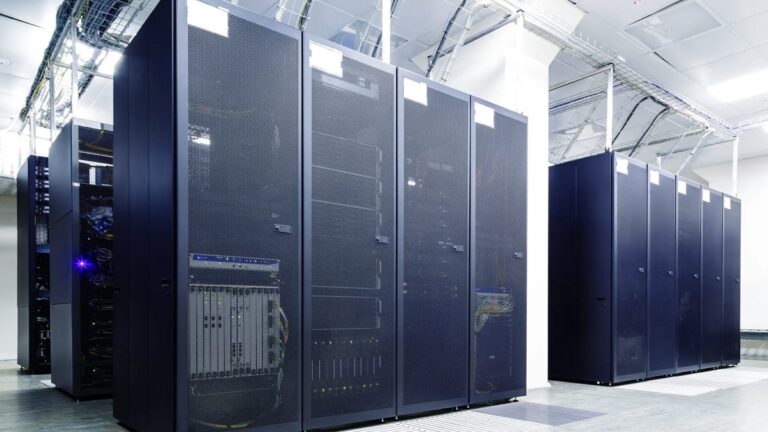 AI備援電力需求飆升 BBU概念股爆紅 錸德強鎖漲停、系統電爆量奔高