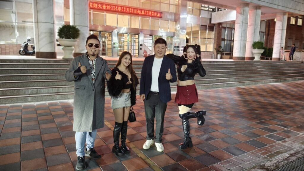 網紅送愛到花蓮 珺珺、黑糖、虎克船長攜手送暖災區、善款親送到家 網紅送愛到花蓮 珺珺、黑糖、虎克船長攜手送暖災區、善款親送到家