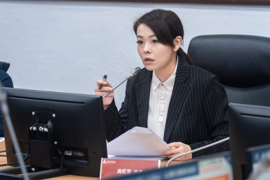 竹市府召開年度最終場道安會報 高虹安市長:「精進事故處理與守護市民安全」 竹市府召開年度最終場道安會報 高虹安市長:「精進事故處理與守護市民安全」