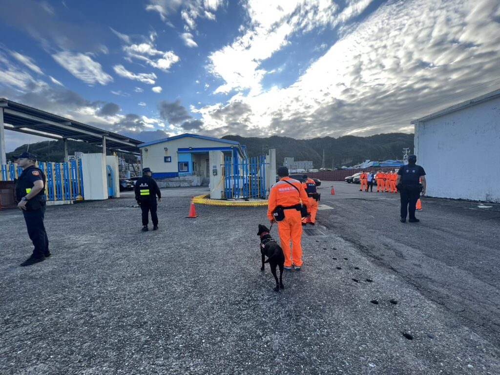 守護港區不缺席 「警海聯手」強化八斗子漁港防詐演練 守護港區不缺席 「警海聯手」強化八斗子漁港防詐演練