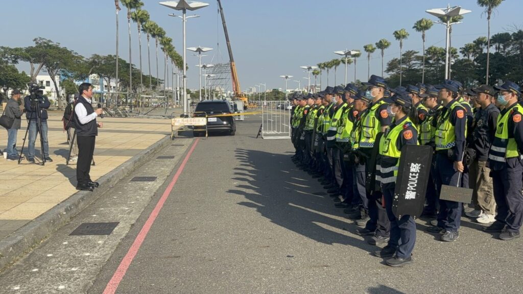 林炎田局長領軍「實戰演習」高市警1200人力築起跨年安全網 林炎田局長領軍「實戰演習」高市警1200人力築起跨年安全網