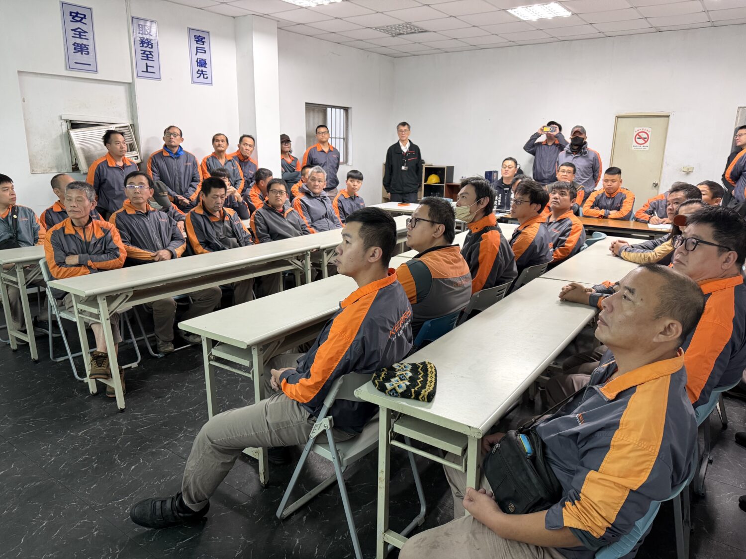 龜山警與企業共宣導交通安全 強化通勤族與大型車駕駛用路觀念 龜山警與企業共宣導交通安全 強化通勤族與大型車駕駛用路觀念