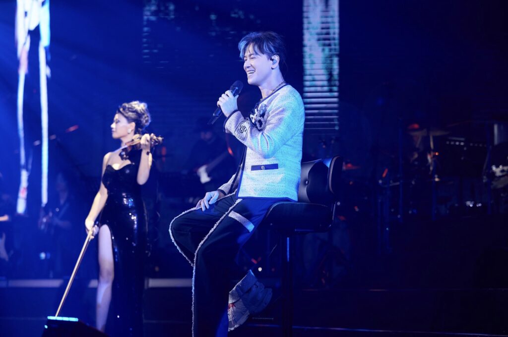 情歌之王出道26年圓華麗攻蛋夢 李聖傑開場激動卡關兩分鐘 情歌之王出道26年圓華麗攻蛋夢 李聖傑開場激動卡關兩分鐘