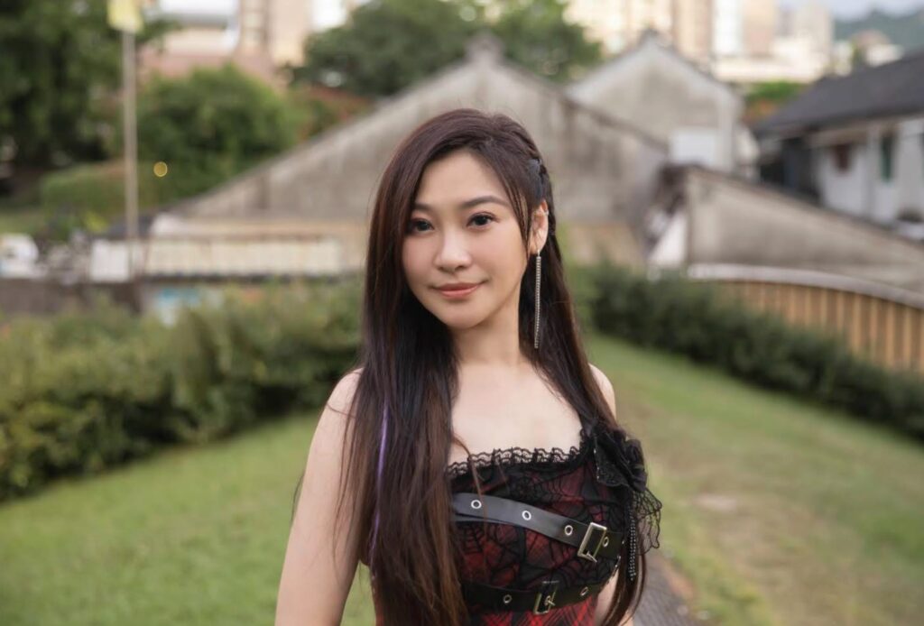 葡萄姑娘追星追成專輯!紫君羞認《歐巴我愛你》主角就是劉德華 葡萄姑娘追星追成專輯!紫君羞認《歐巴我愛你》主角就是劉德華