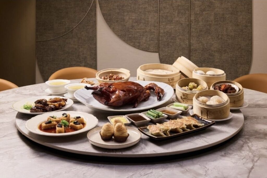 坐穩信義區烤鴨港點天花板 芯聚苑頂級風味領軍,星級主廚打造最海派團圓桌菜 坐穩信義區烤鴨港點天花板 芯聚苑頂級風味領軍,星級主廚打造最海派團圓桌菜