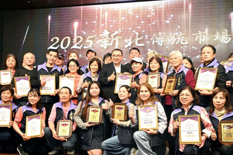 2025新北市傳統市場競賽評核頒獎典禮　侯友宜：推動市場轉型兼顧人情味及便利性