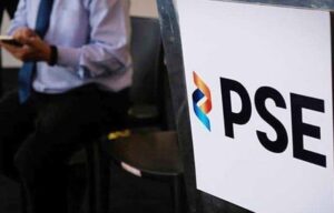 菲律賓馬尼拉——菲律賓證券交易所（PSE）標誌；在美聯準會與菲律賓央行相繼降息、資金成本下滑預期升溫下，市場情緒轉趨正面，帶動菲股基準指數 PSEi 走揚（圖翻攝自philstar）