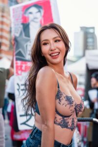 薔薔 張婷婷西門町正面開火《決戰性感之癲》