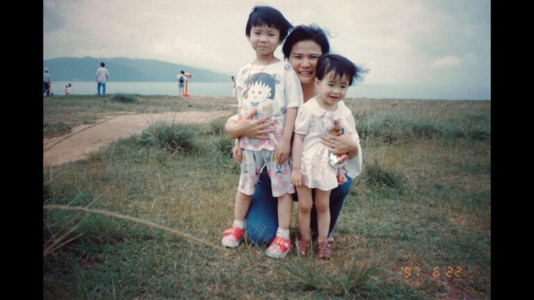 獲國際女性影展雙獎肯定《萬歲家庭》自揭童年創傷記憶裂隙