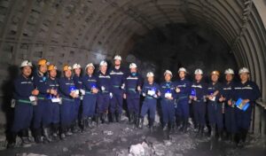 越南國企TKV拚2025年8%成長 台商能源鏈警示 越南國企TKV拚2025年8%成長 台商能源鏈警示
