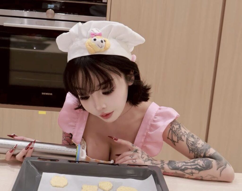 從日本到西方市場 蘇櫻花神秘揭東西方拍攝現場 對手最大差異 4 %E4%B8%8B%E5%8D%884.58 2026 1 22%E7%9A%84%E5%BD%B1%E5%83%8F