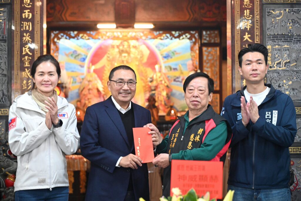 侯友宜恭祝阿彌陀佛聖誕 參拜樹林慈恩宮、光明寺祈願市政順利 6 %E4%BE%AF%E5%8F%8B%E5%AE%9C%E7%A5%88%E9%A1%98%E7%A5%9E%E6%98%8E%E6%8C%81%E7%BA%8C%E4%BF%9D%E4%BD%91%E9%80%99%E5%A1%8A%E5%9C%9F%E5%9C%B0%EF%BC%8C%E5%AE%88%E8%AD%B7%E5%9C%A8%E5%9C%B0%E9%84%89%E8%A6%AA%E4%BB%A3%E4%BB%A3%E5%B9%B3%E5%AE%89%E5%81%A5%E5%BA%B7