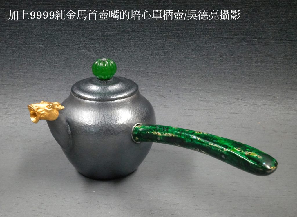 金馬銀壺馬年登場賀歲 陳念舟以壺藝禮讚馬年 金馬銀壺馬年登場賀歲 陳念舟以壺藝禮讚馬年