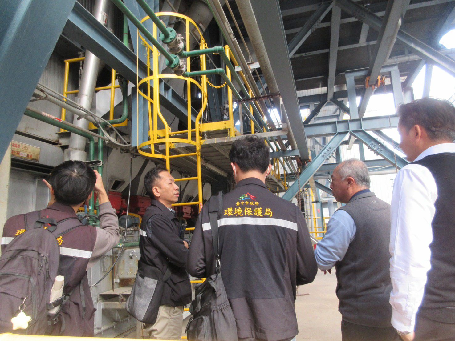 受境外污染影響 明西半部空品有轉差疑慮 中市府啟動應變措施提醒敏感族群外出加強防護 受境外污染影響 明西半部空品有轉差疑慮 中市府啟動應變措施提醒敏感族群外出加強防護