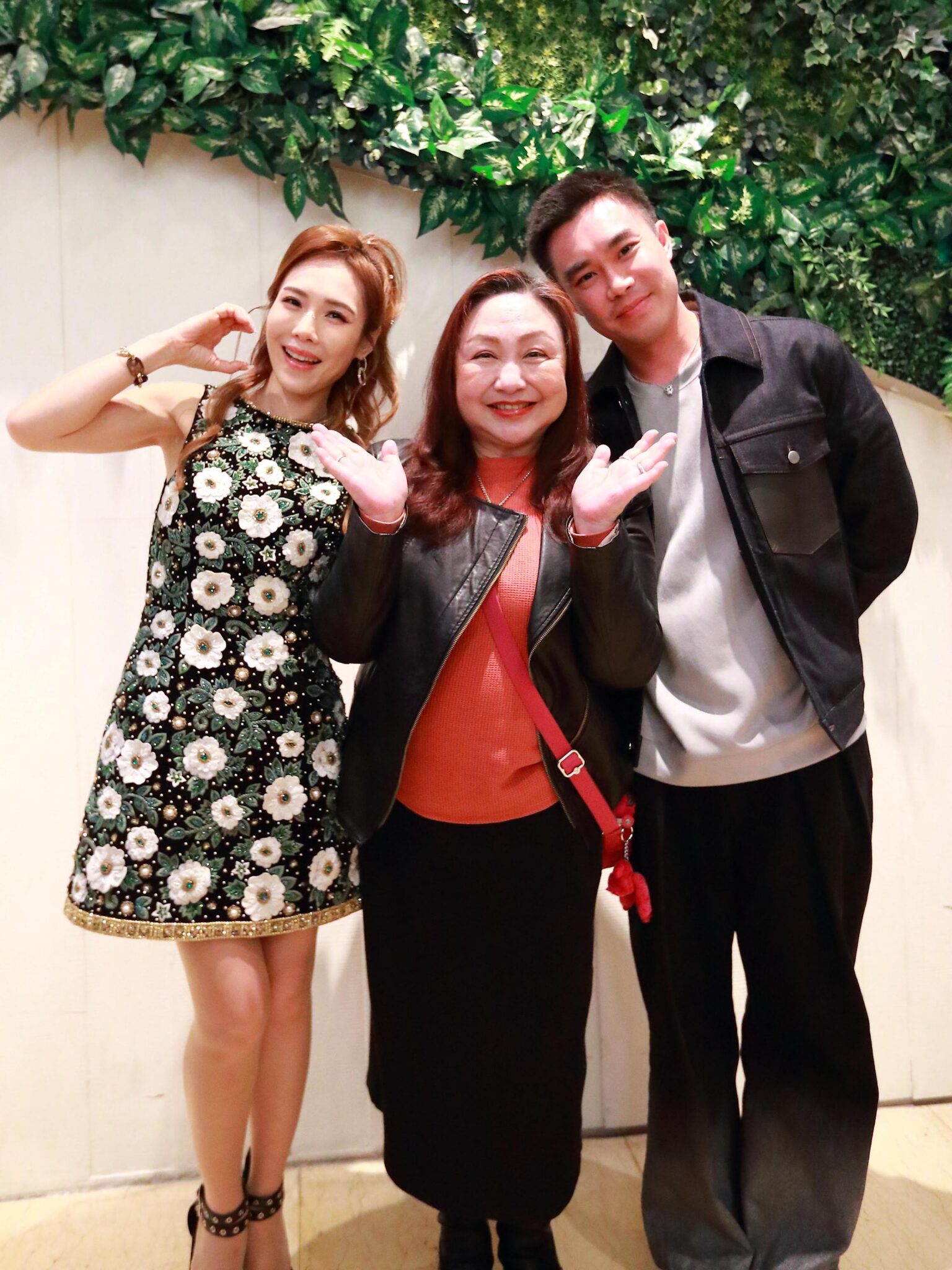 吳申梅再度站上《穿越紅人Show》懷舊演唱會舞台 台語歌手接力流水席開唱