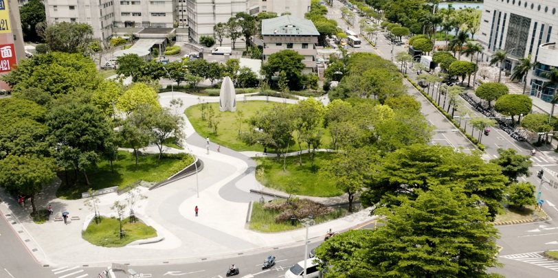 金質獎1特優1佳作 新北公共建設實力耀眼 12 《圖說》新北三重公共服務園區暨周邊景觀整備工程。〈城鄉局提供〉