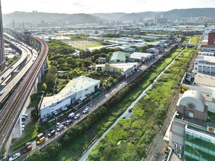 新北都委會審議通過擴大楓江都市計畫 71 《圖說》新莊副都心站附近空拍圖。〈城鄉局提供〉