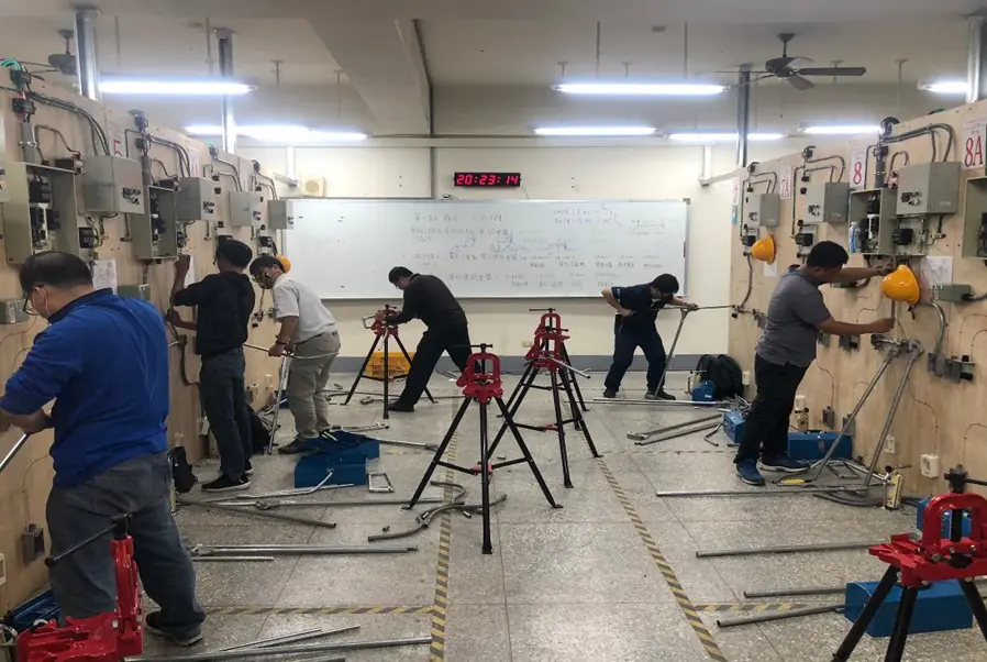 中市推動技能認證訓練 無人機操作、汽修等11班招生報名中 中市推動技能認證訓練 無人機操作、汽修等11班招生報名中