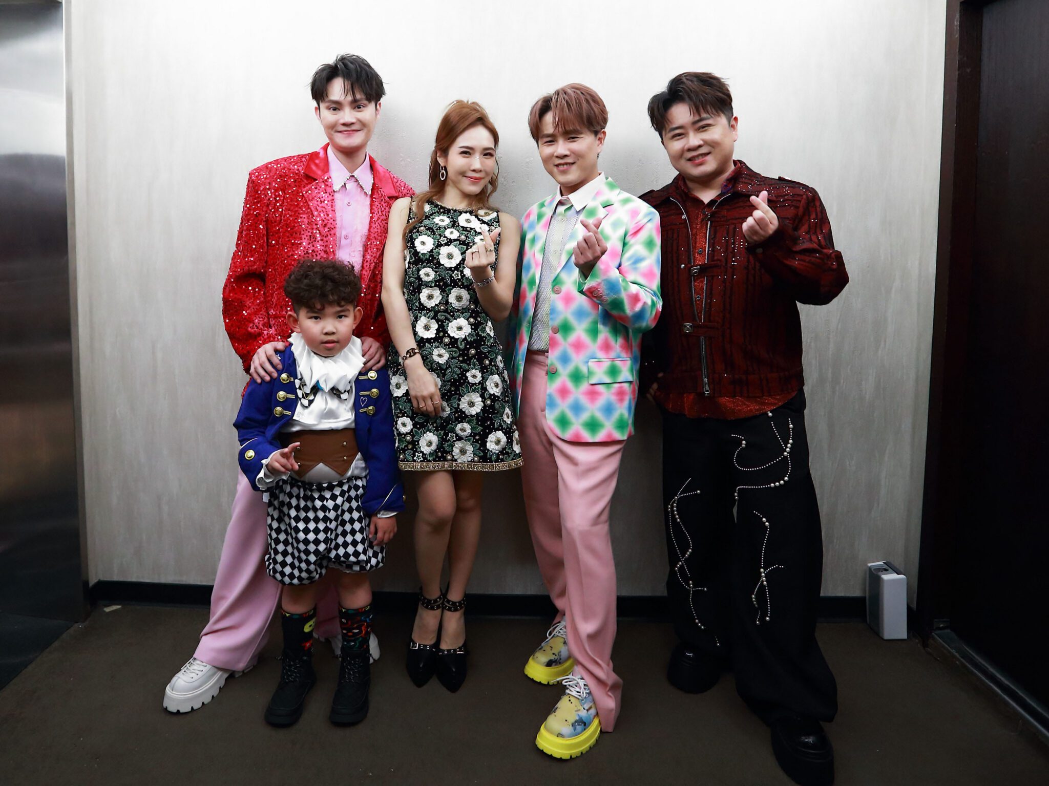 吳申梅再度站上《穿越紅人Show》懷舊演唱會舞台 台語歌手接力流水席開唱