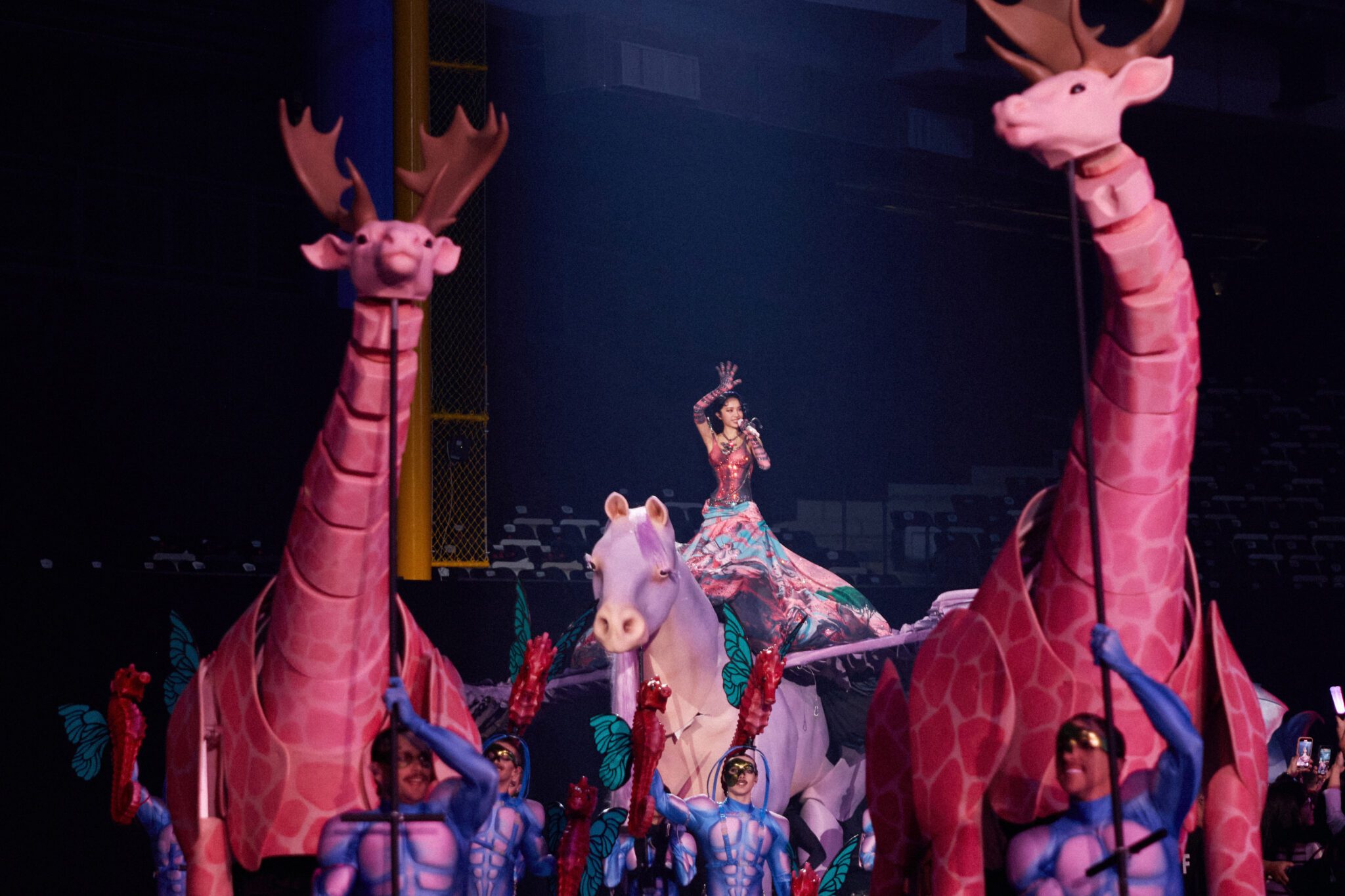 JOLIN 蔡依林駕馭「彩翼飛馬」吟唱愛之樂章 尋真愛敲響2025倒數序曲 JOLIN 蔡依林駕馭「彩翼飛馬」吟唱愛之樂章 尋真愛敲響2025倒數序曲