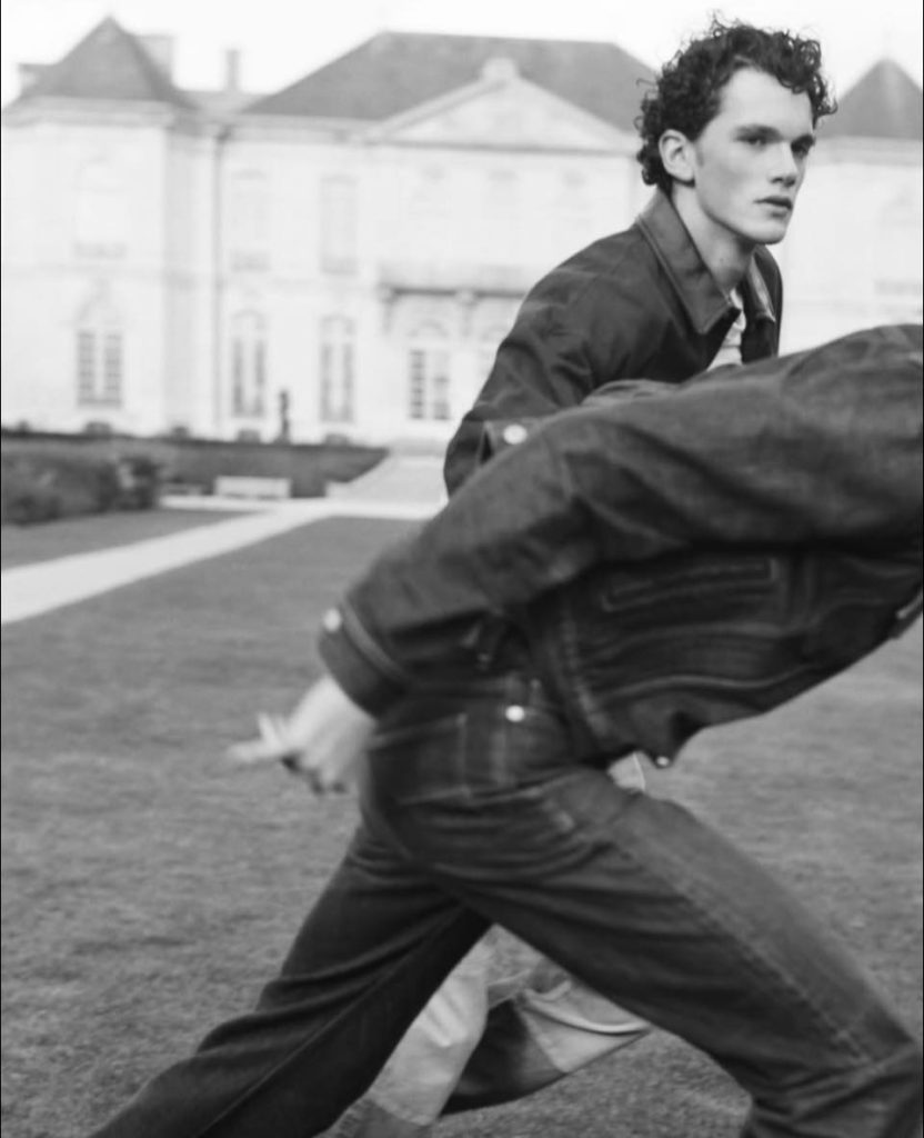 《後 Dior 時代》 晨光中法式男子 《後 Dior 時代》 晨光中法式男子