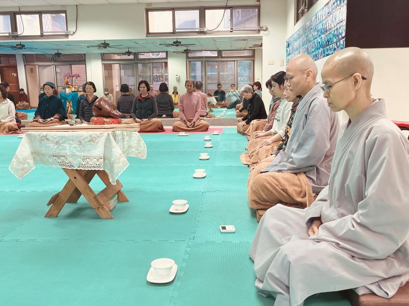 學習佛教正規禪修 覺行弘法協會一日學習營同霑法益 10 《圖說》禪修大法一日學習營修水光觀法。〈主辦單位提供〉