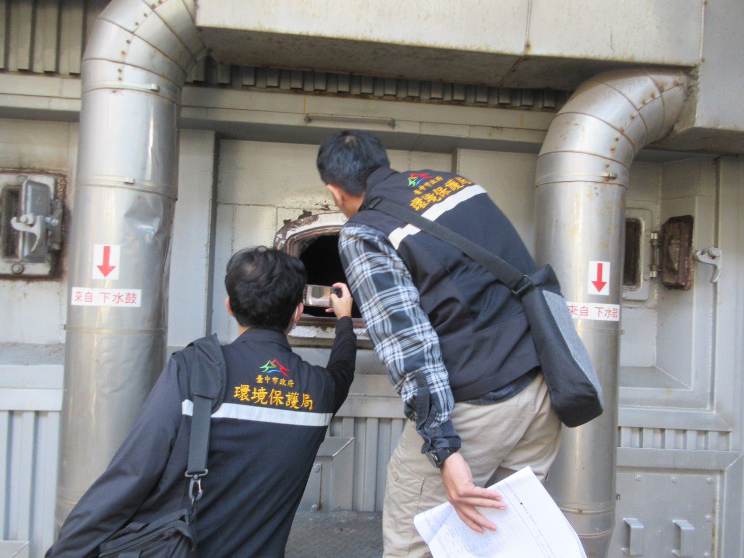 受境外污染影響 明西半部空品有轉差疑慮 中市府啟動應變措施提醒敏感族群外出加強防護 受境外污染影響 明西半部空品有轉差疑慮 中市府啟動應變措施提醒敏感族群外出加強防護