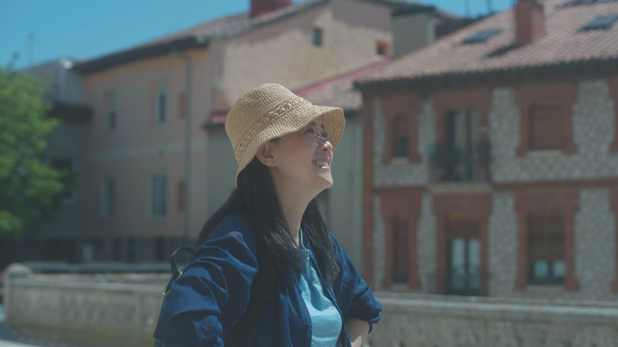 曾寶儀挑戰走西班牙朝聖之路悟透人生 教堂內淚崩 首吐演藝疲憊感