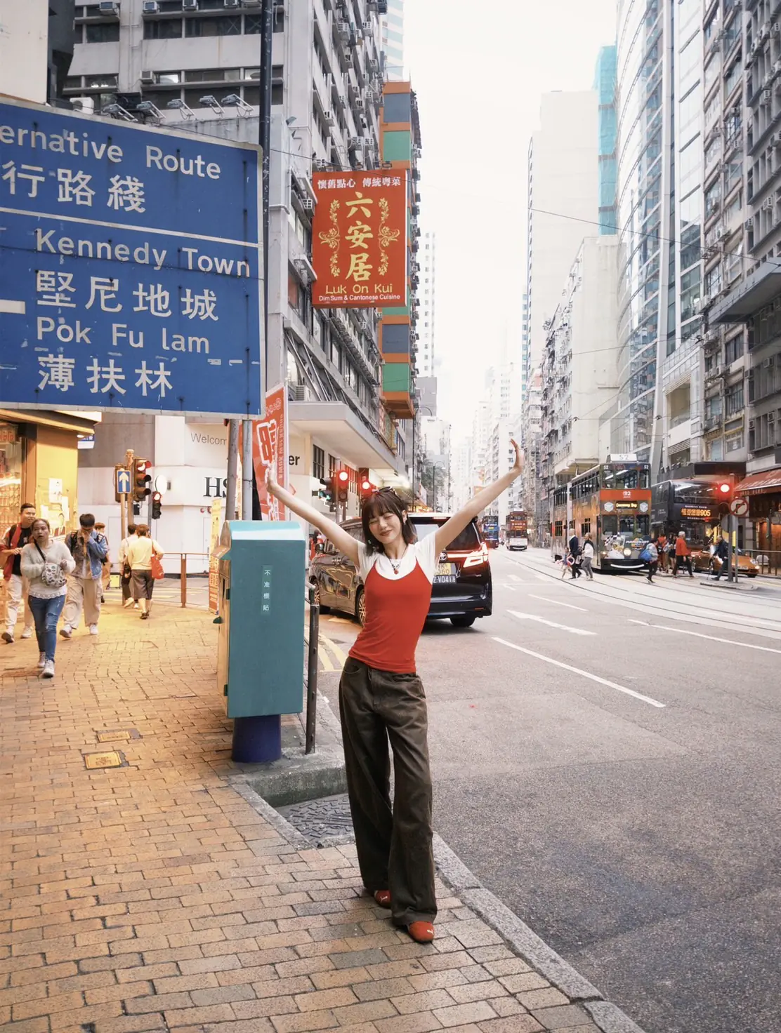 新生代主持人木木 遠征香港音樂節Clockenflap 擔任 JUD 陳泳希一日經紀人探班師兄林宥嘉