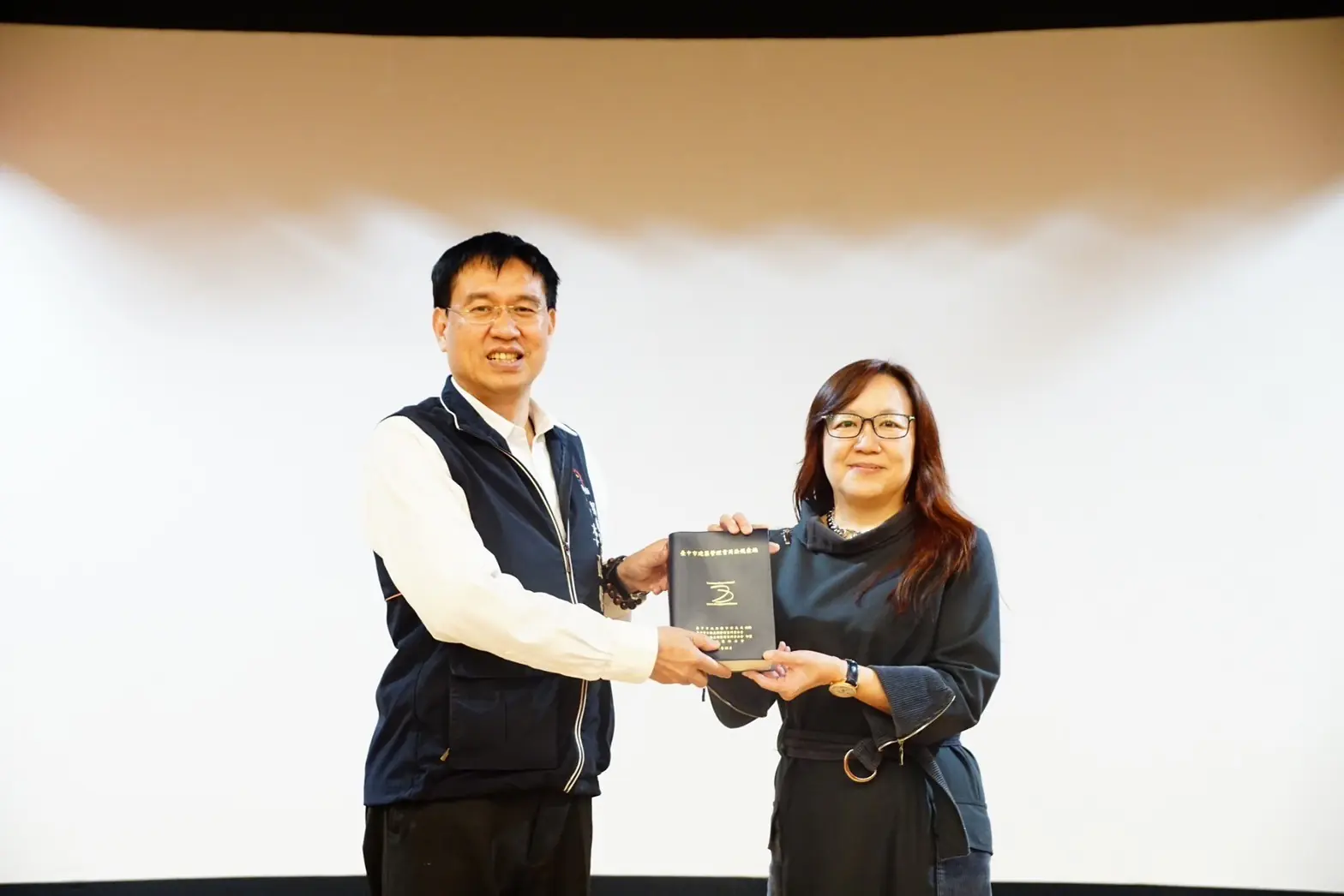 內政部建造執照114度考核成績出爐 台中市連續6年蟬聯六都都會型甲組特優 內政部建造執照114度考核成績出爐 台中市連續6年蟬聯六都都會型甲組特優