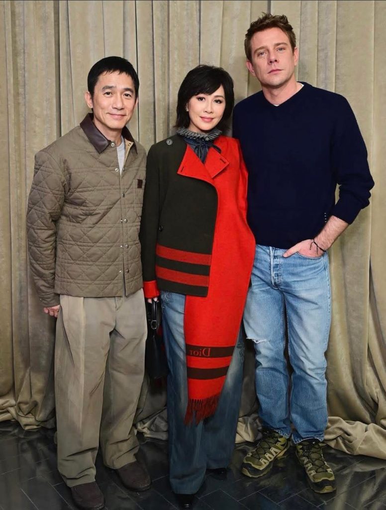 梁朝偉跟劉嘉玲結伴看迪奧男裝大秀:2026一場橫跨百年的非正常實驗 梁朝偉跟劉嘉玲結伴看迪奧男裝大秀:2026一場橫跨百年的非正常實驗