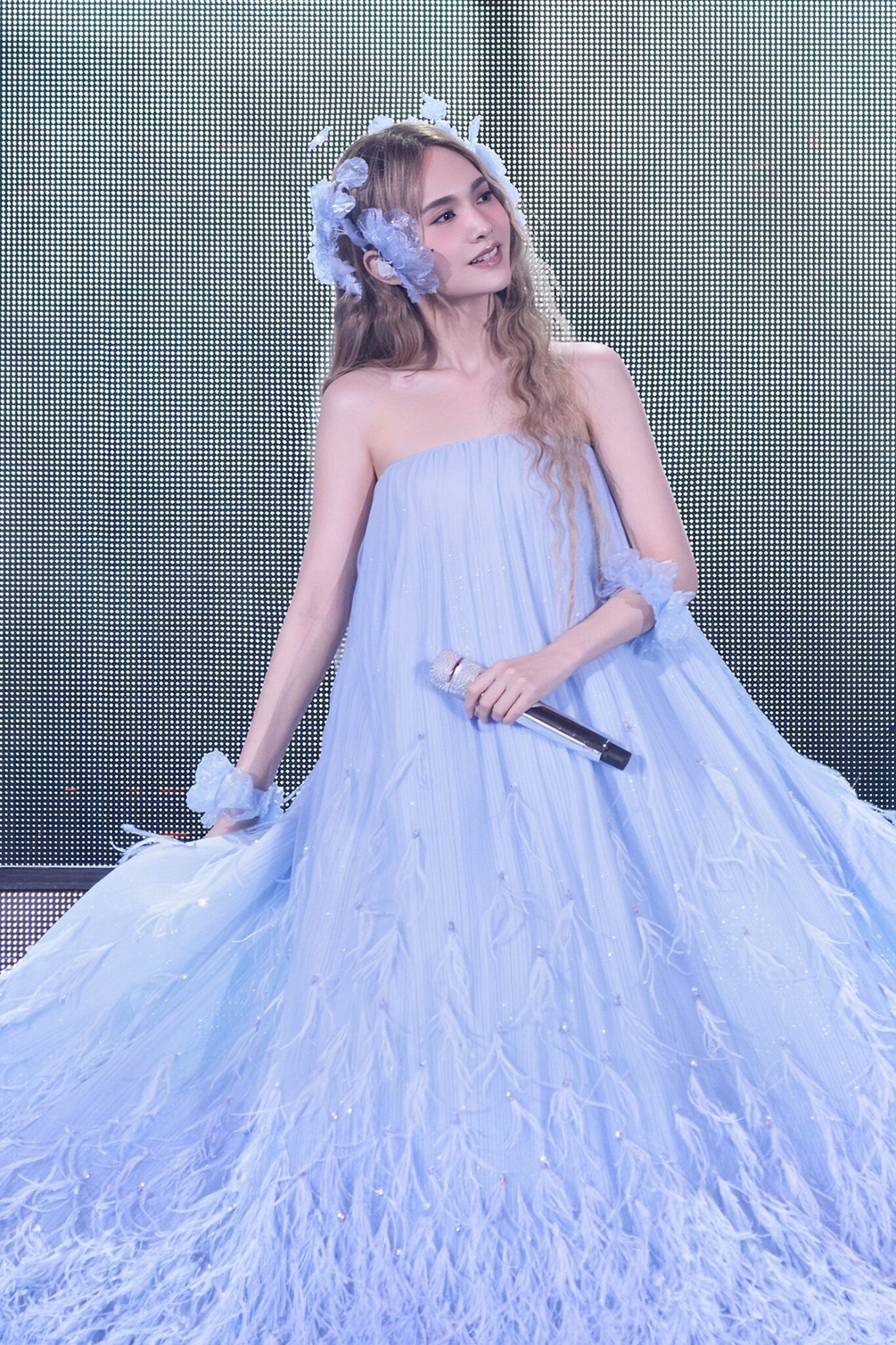 楊丞琳首次巡演陪歌迷倒數 化身「時光歌詠精靈」唱進 2026 楊丞琳首次巡演陪歌迷倒數 化身「時光歌詠精靈」唱進 2026